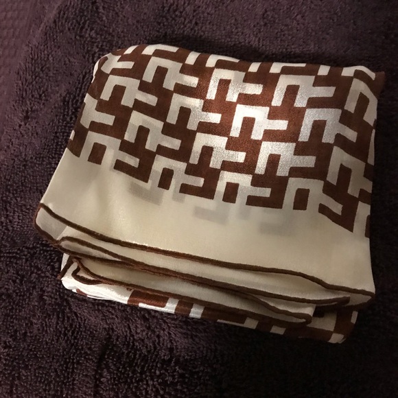 Set of 3 Vintage Silk Scarves - Picture 3 of 7